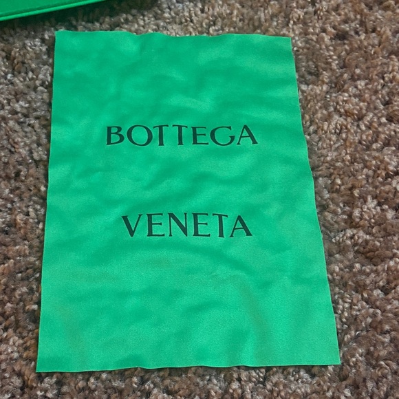 Bottega Veneta Vibrant Green Box Authentic - Picture 2 of 6
